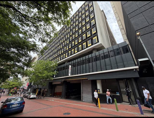 83M² BUILDING TO LET IN CAPE TOWN CITY CENTRE